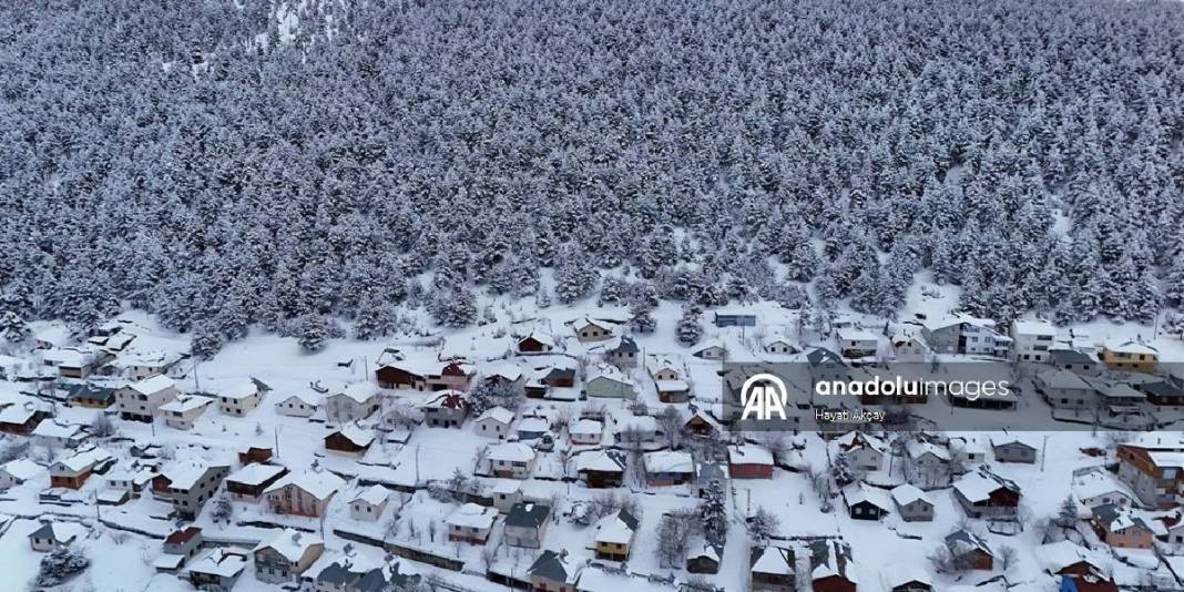 Kar yağışı arttı, yayla beyaza büründü! Eşsiz manzara havadan görüntülendi: Kartpostal misali 2